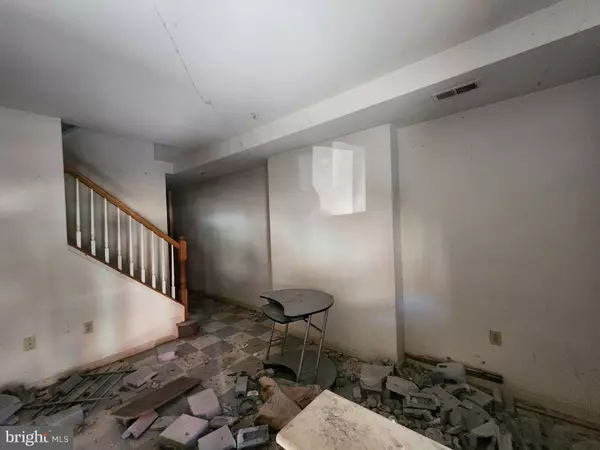 Baltimore, MD 21217,1319 MOSHER ST