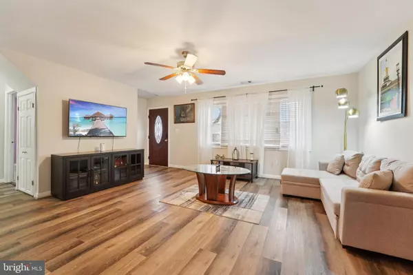 Glen Burnie, MD 21060,18 IVY LN