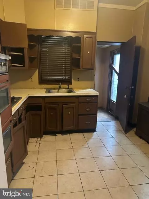 Philadelphia, PA 19140,4116 N 8TH ST