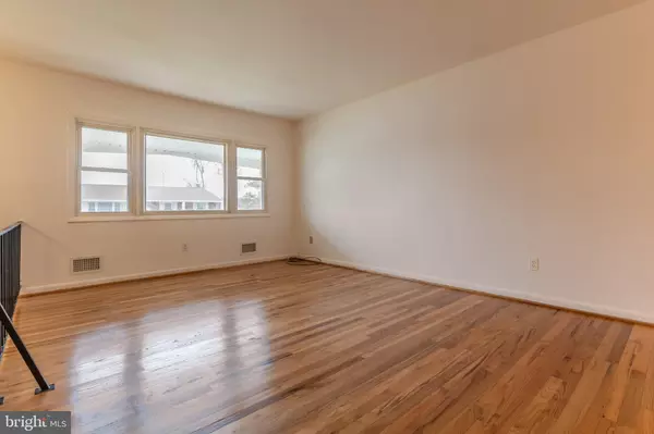 Glen Burnie, MD 21061,904 PLEASANTVILLE DR