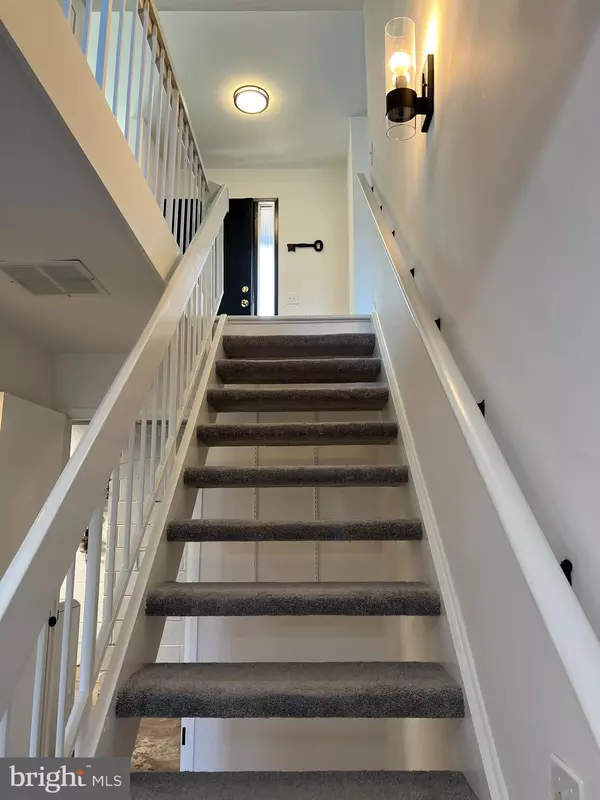 1546 SCANDIA CIR, Reston, VA 20190