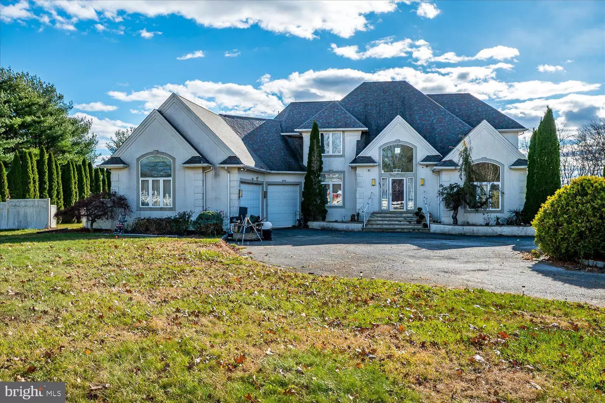 East Windsor, NJ 08520,824 WINDSOR PERRINEVILLE