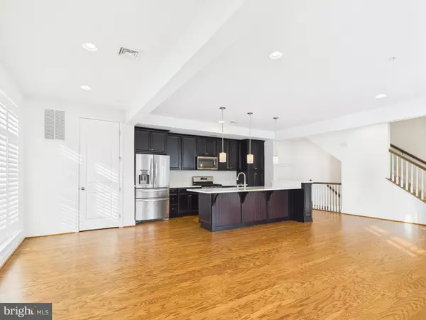 Lancaster, PA 17601,702 MAYER PL