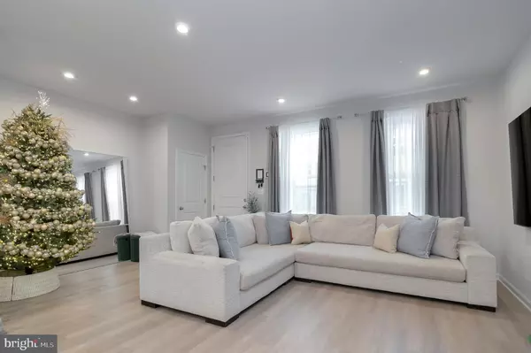 Triangle, VA 22172,18245 SUMMIT POINTE DR