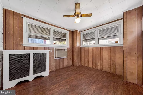 Upper Darby, PA 19082,212 HEATHER RD