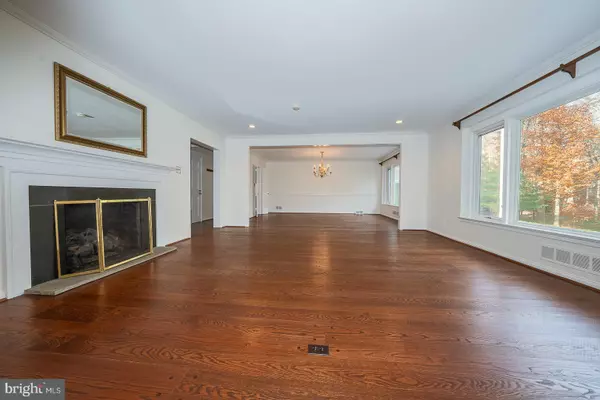 Newtown Square, PA 19073,409 TIMBER LN