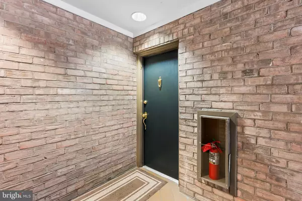 Baltimore, MD 21210,110 CROSS KEYS RD #F