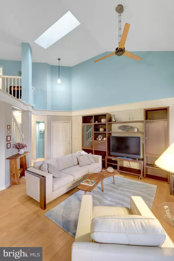 Reston, VA 20194,1334 GARDEN WALL CIR #E