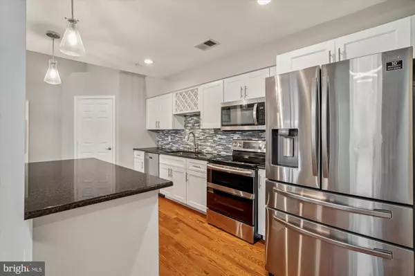 Annapolis, MD 21401,629 ADMIRAL DR #H8-305