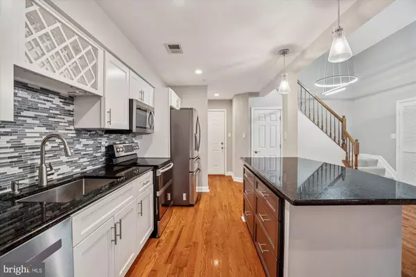 Annapolis, MD 21401,629 ADMIRAL DR #H8-305