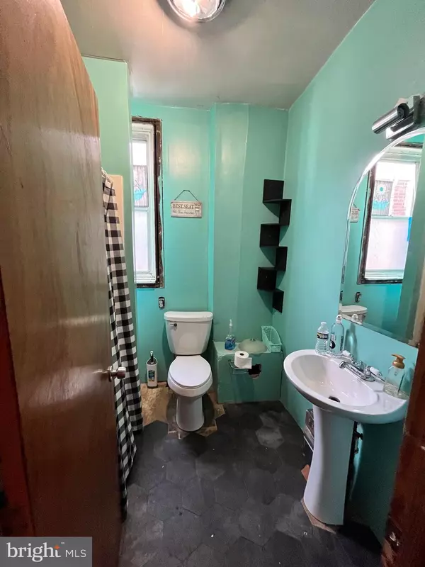 Philadelphia, PA 19134,1929 E THAYER ST