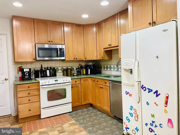 Lorton, VA 22079,8826 JANDELL RD