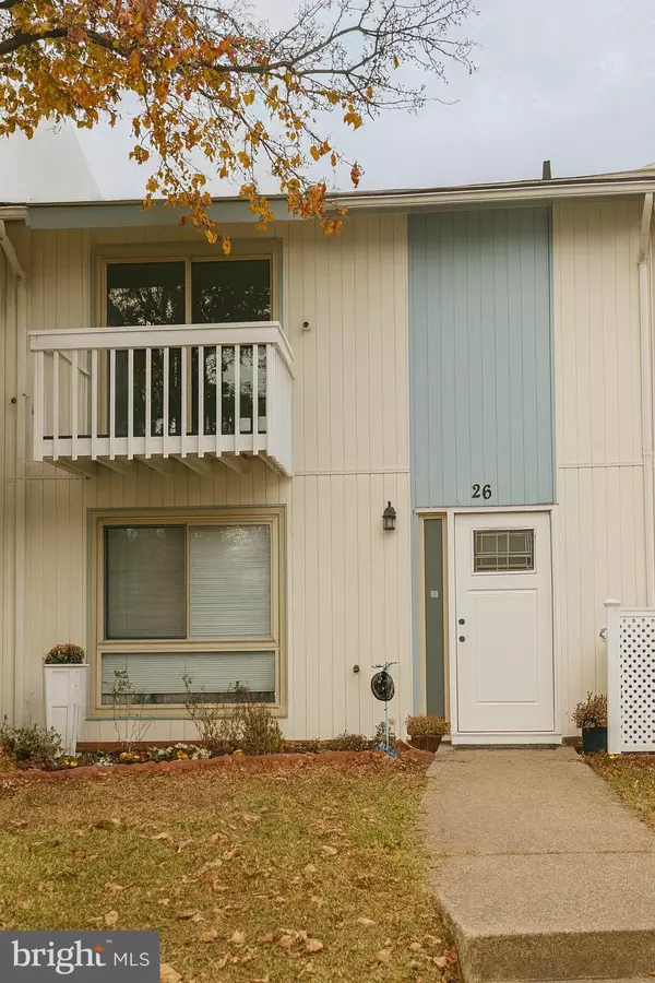 26 CAROUSEL CT, Sterling, VA 20164