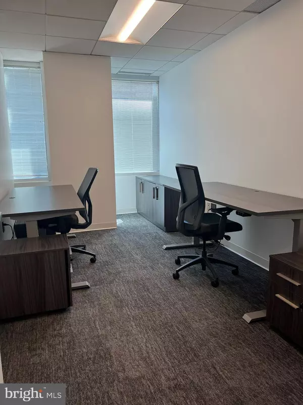 Conshohocken, PA 19428,200 BARR HARBOR DR #290