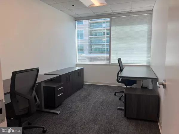 Conshohocken, PA 19428,200 BARR HARBOR DR #290