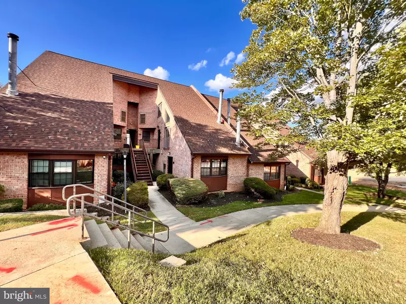 3066 PINEVIEW CT NE, Washington, DC 20018