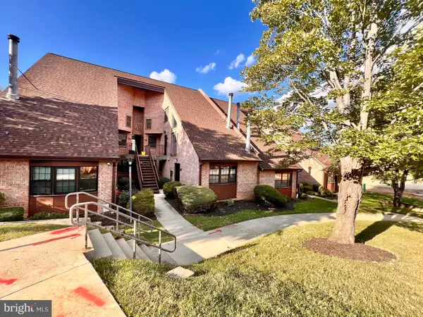 3066 PINEVIEW CT NE, Washington, DC 20018