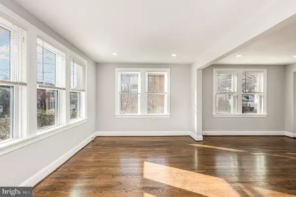 Washington, DC 20011,711 QUACKENBOS ST NW