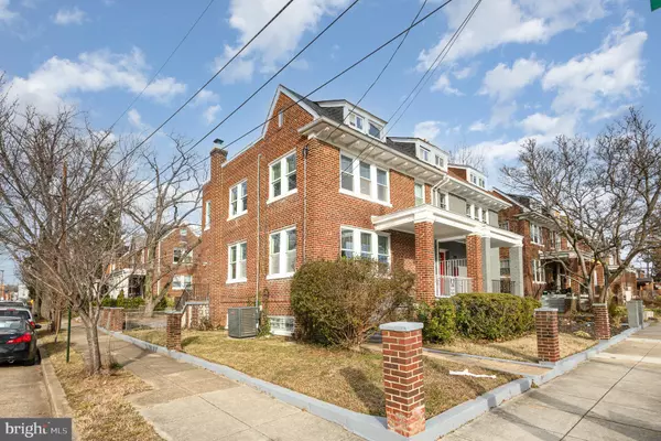 Washington, DC 20011,711 QUACKENBOS ST NW