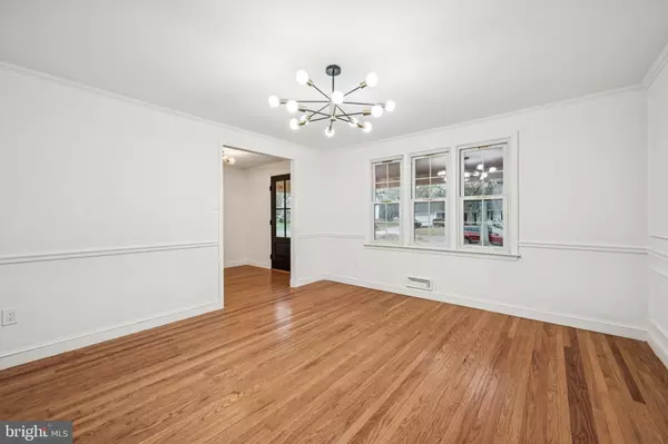 Cherry Hill, NJ 08034,109 OLD CARRIAGE RD