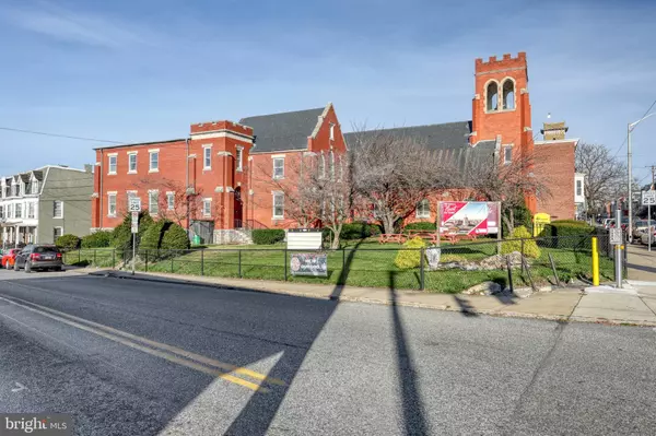 York, PA 17403,811 E MARKET ST