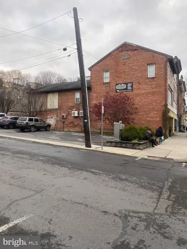 Tamaqua, PA 18252,104-106 BROAD ST