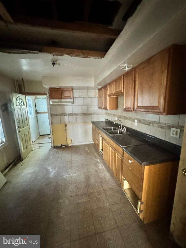 Philadelphia, PA 19133,2508 N LAWRENCE ST