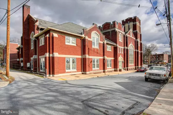 Waynesboro, PA 17268,104 N POTOMAC STREET