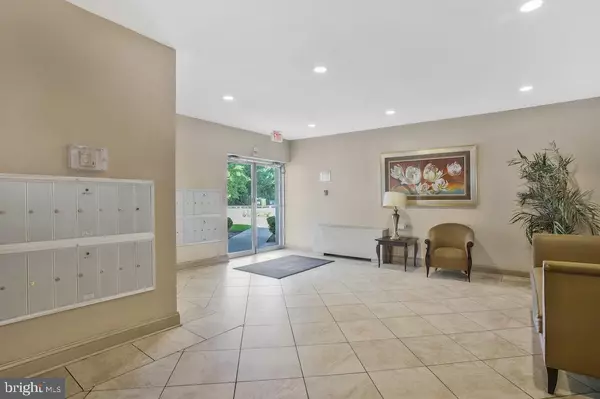 Hyattsville, MD 20782,5601 PARKER HOUSE TER #201