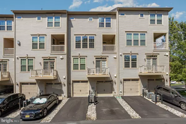 Aldie, VA 20105,25890 RACING SUN DR