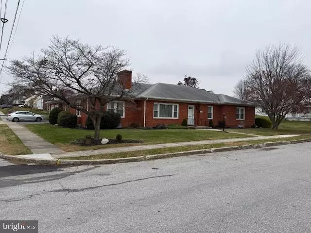 300 N N FRANKLIN STREET, Waynesboro, PA 17268