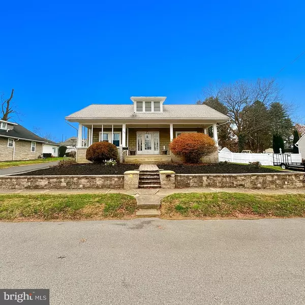 34 GIRARD AVE, Lancaster, PA 17603