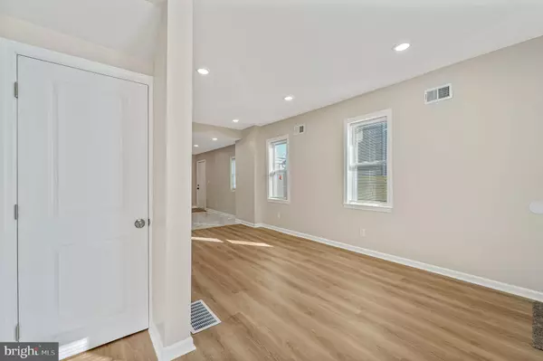 Gloucester City, NJ 08030,921 RIDGEWAY ST