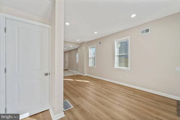 Gloucester City, NJ 08030,921 RIDGEWAY ST