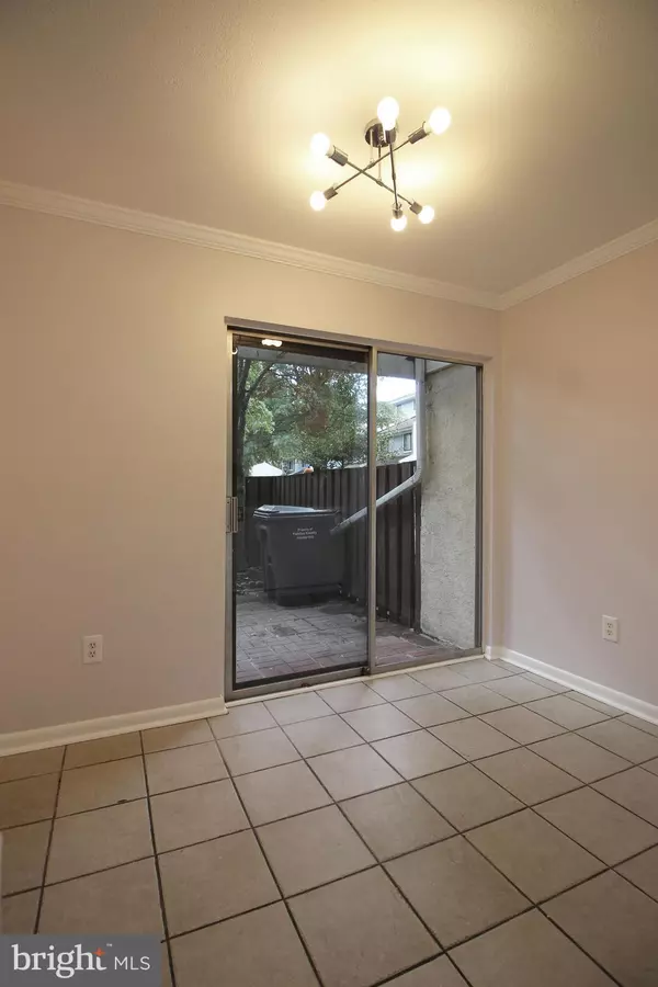 Reston, VA 20191,2208 SOUTHGATE SQ