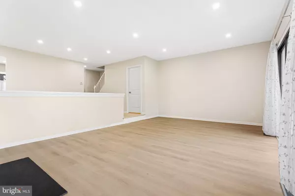 Cherry Hill, NJ 08034,510 KINGS CROFT