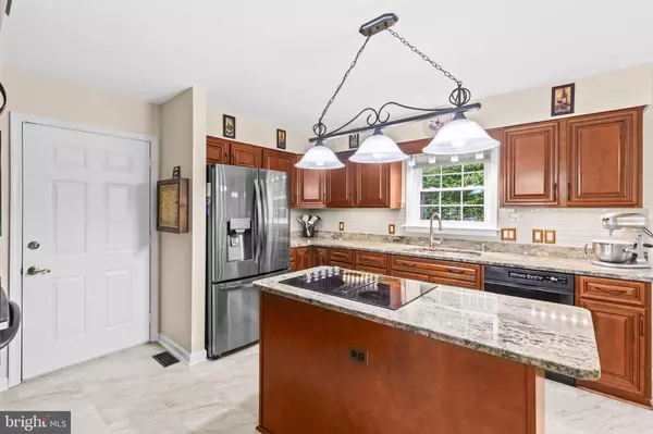 Waldorf, MD 20603,8919 COTTONGRASS ST