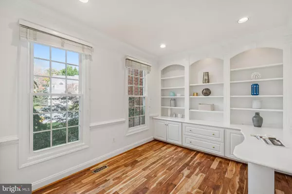 Rockville, MD 20850,4 YELLOW PLUM CT