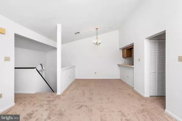 Hamilton, NJ 08690,14 PINEWOOD DR