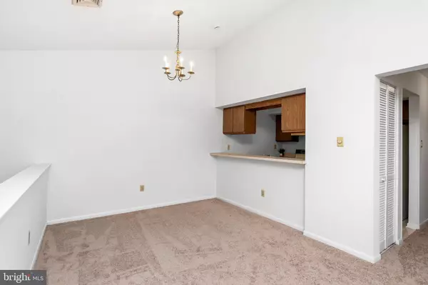 Hamilton, NJ 08690,14 PINEWOOD DR