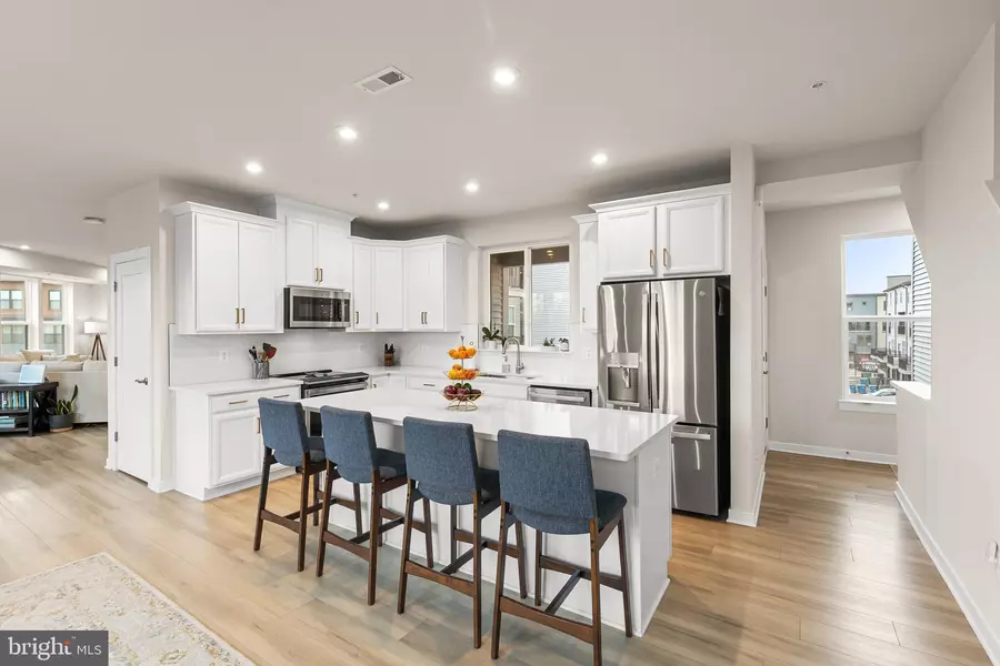 43769 TRANSIT SQ, Ashburn, VA 20147