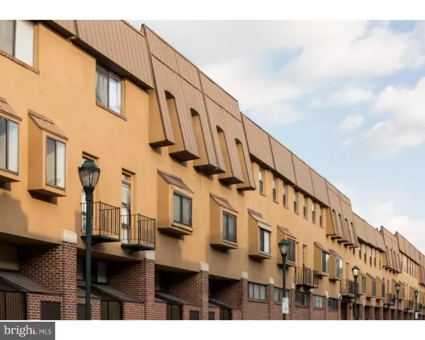 Philadelphia, PA 19146,2031-5 SOUTH ST #105