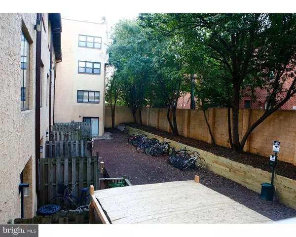 Philadelphia, PA 19146,2031-5 SOUTH ST #105