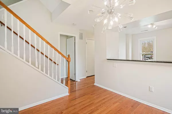 Laurel, MD 20723,9304 CANTERBURY RDNG #21