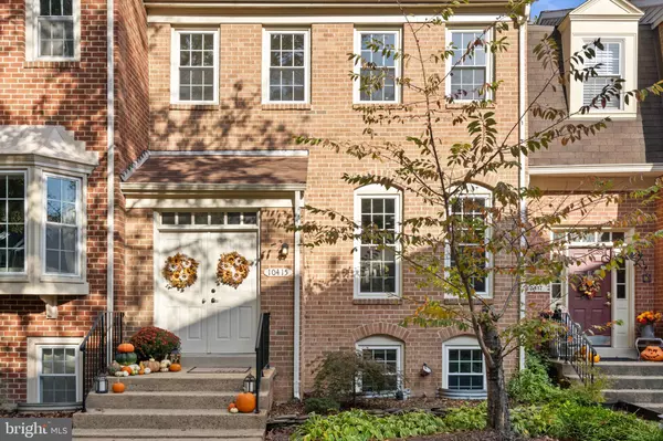 10415 CARRIAGEPARK CT, Fairfax, VA 22032