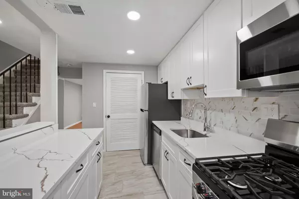 Landover, MD 20785,1765 DUTCH VILLAGE DR #L-326