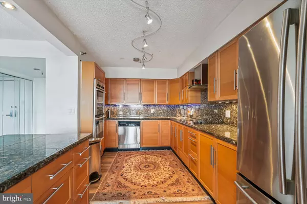 Bethesda, MD 20817,7401 WESTLAKE TER #1502