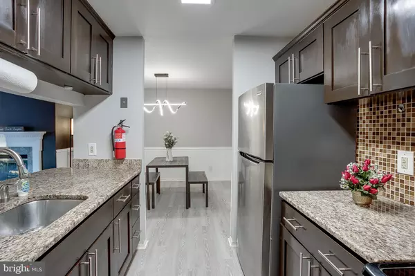 2711-B SUSSEX CT, Mount Laurel, NJ 08054