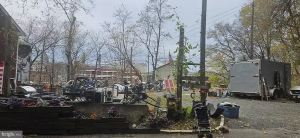 1138 JONESTOWN RD, Harrisburg, PA 17103