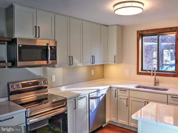 Basye, VA 22810,63 FAIRWAY DR